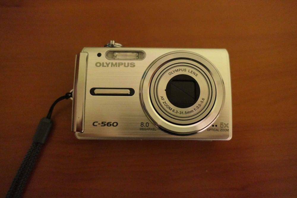 uszkodzony aparat Olympus C-560