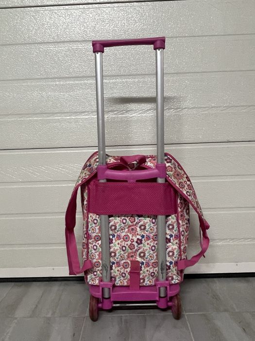 Mochila escolar com trolley:/rodas