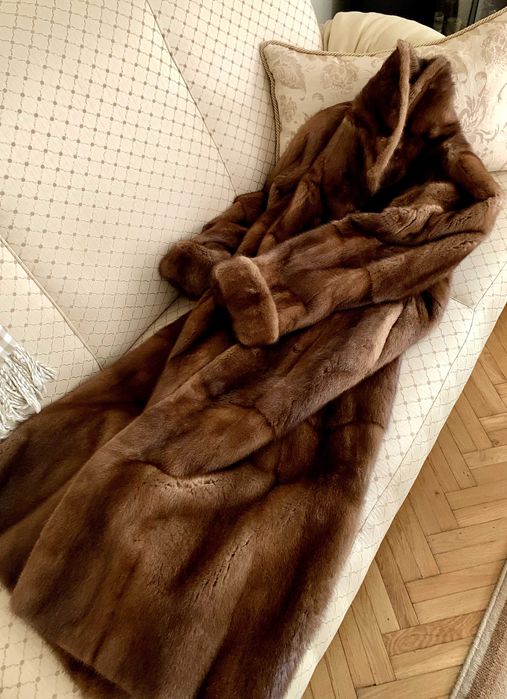 Piękne, długie futro z norek 40/42