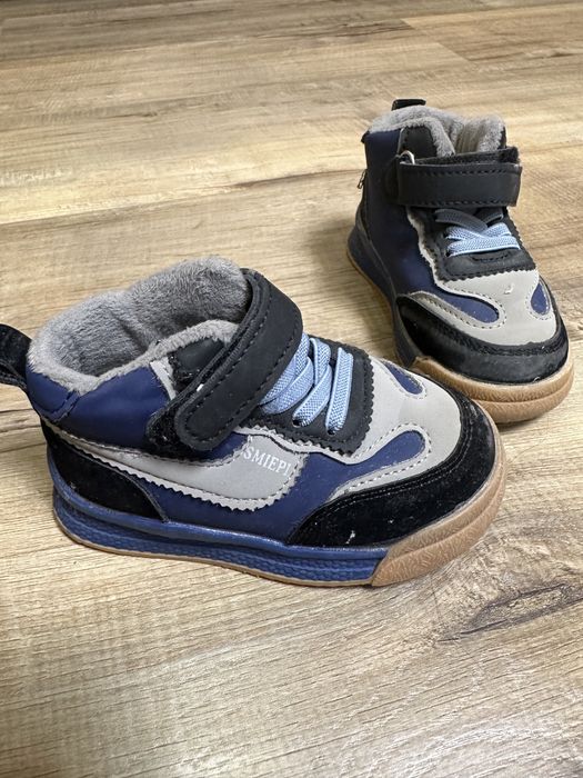 Взуття дитяче 50 грн різний розмір