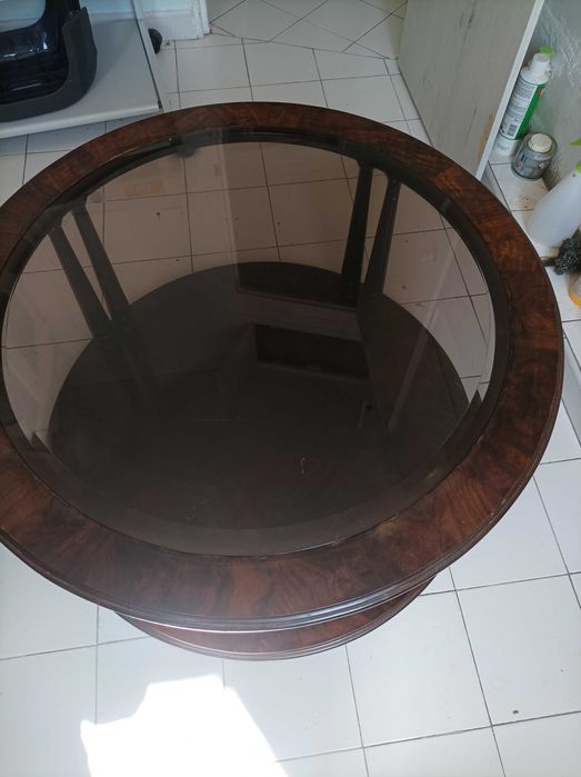 Mesa de Sala, base em madeira e topo em vidro