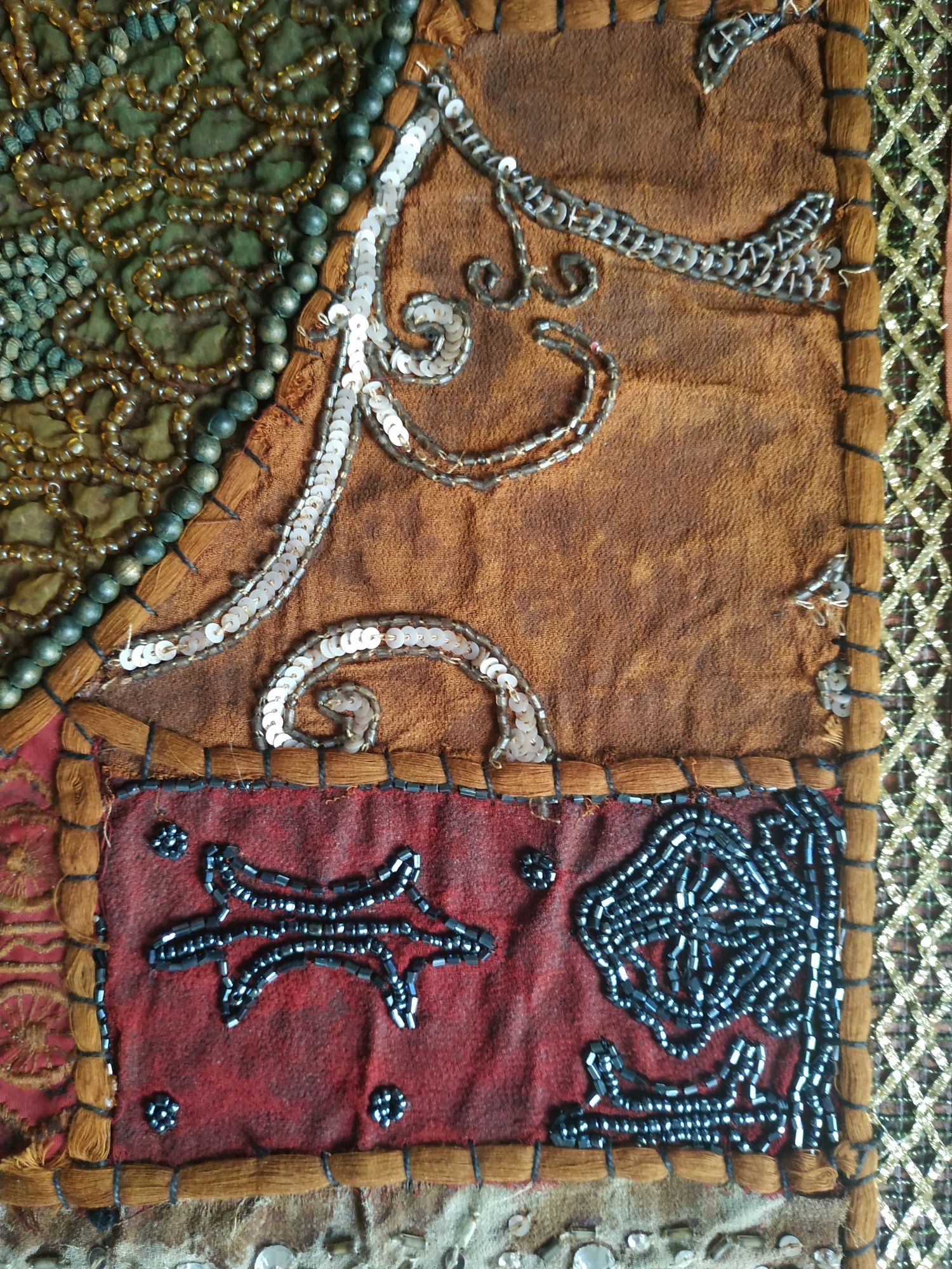 Tapeçaria indiana artesanal bordada