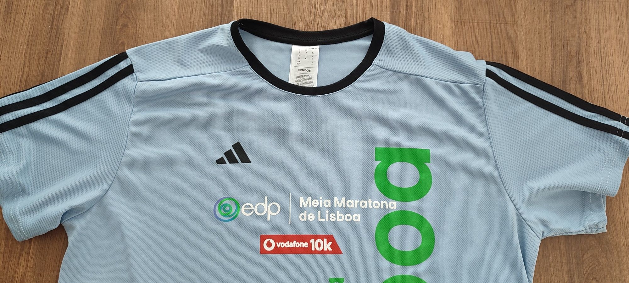 Camisola técnica Adidas
Usada uma vez,
Técnica, prática e bastante res