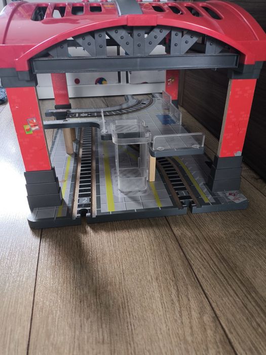 Dworzec drewniany Play Tive