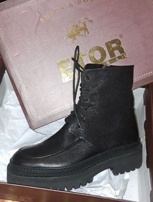 Женские осенние ботинки