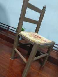 Drewniane krzesełko dla dziecka