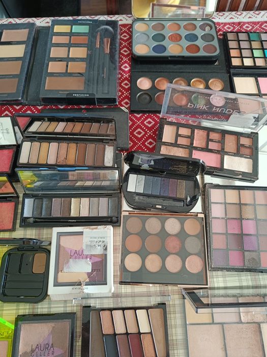 Paleta paletka cienie makijaż Bourjois nars kiko milennials becca