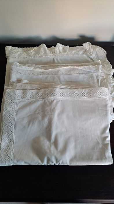 Vários lençóis brancos algodão