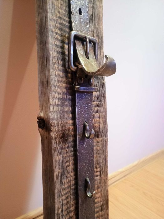 Wieszak drewno metal