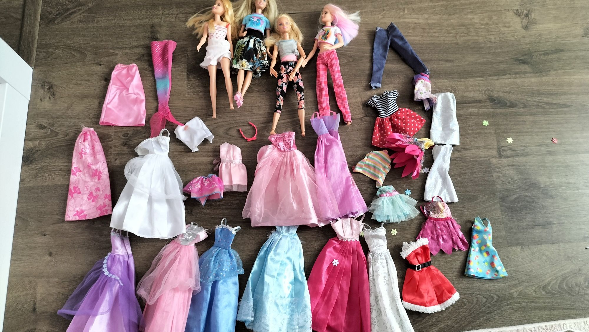 Zestaw lalek Barbie +ubranka