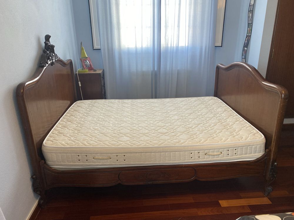 Cama antiga + colchão