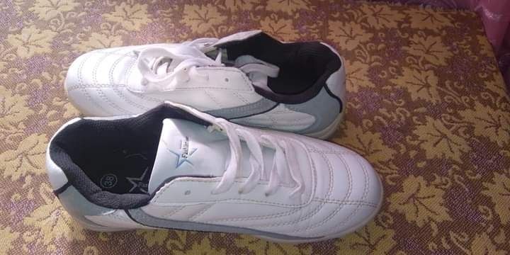 Кросівки жіночі 38 розмір