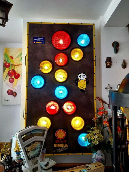 Luminoso Boneco boas vindas com vidros de semáforo antigos