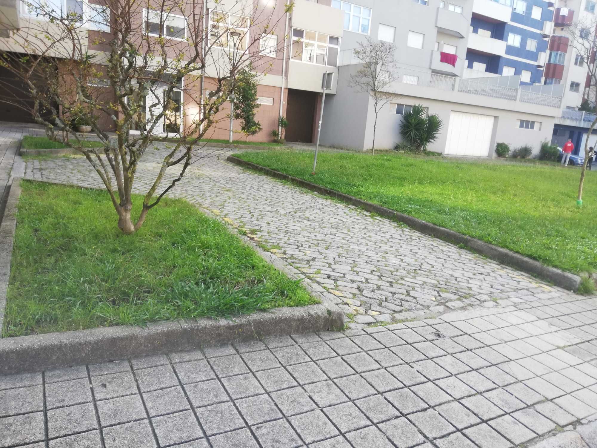 T1 na Rua Oliveira Monteiro