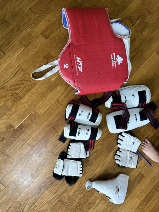 Набір екіпіровки для тхеквондо