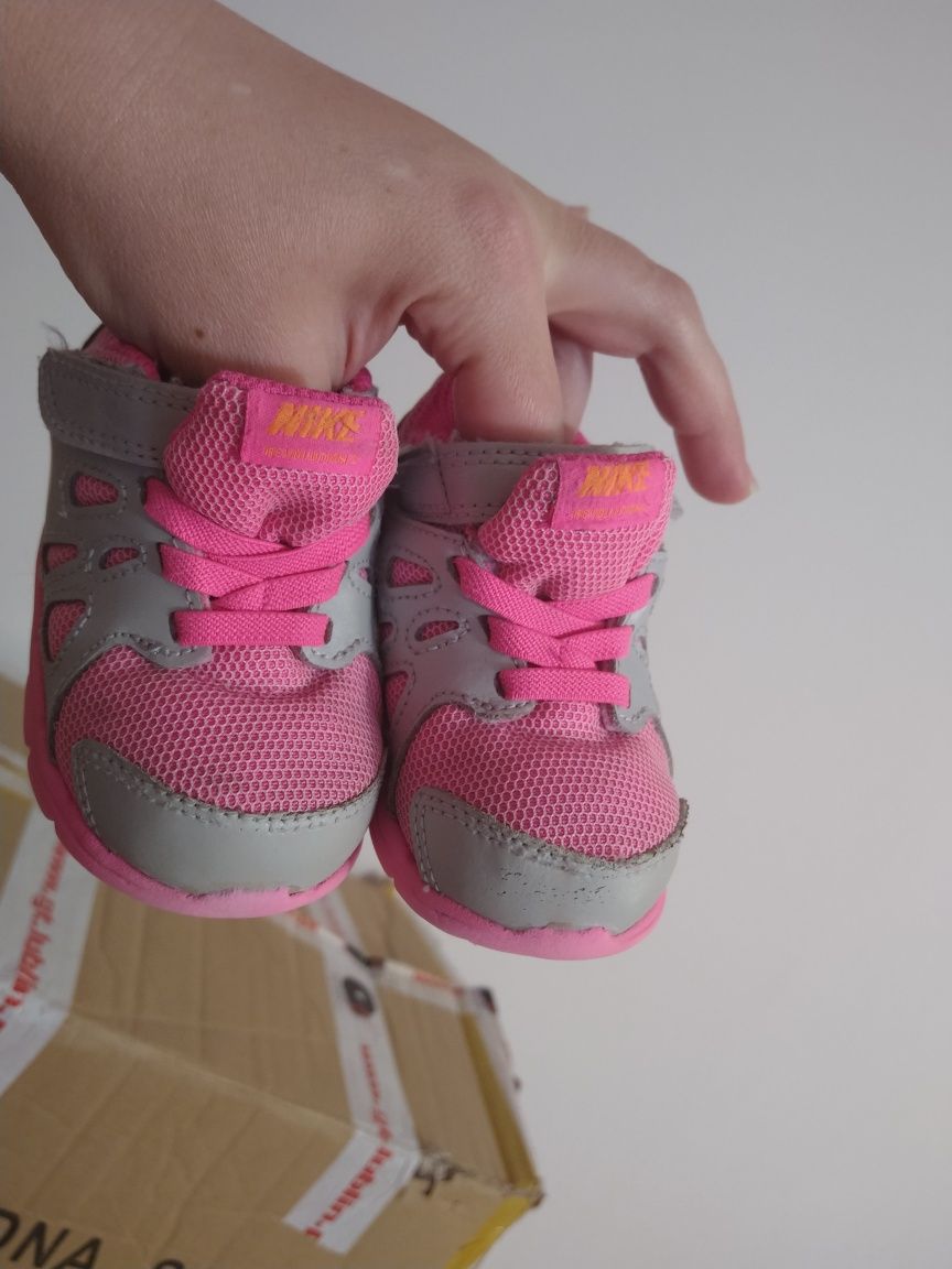 Adidasy dla dziecka Nike 22