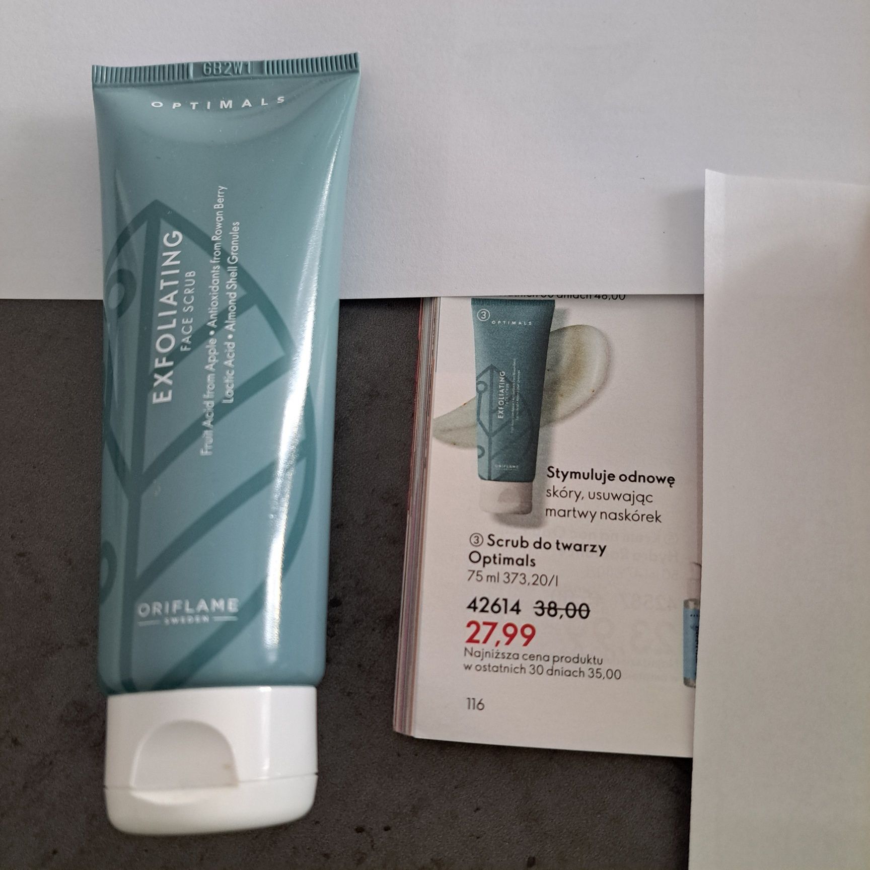 Scrub do twarzy Optimals Oriflame