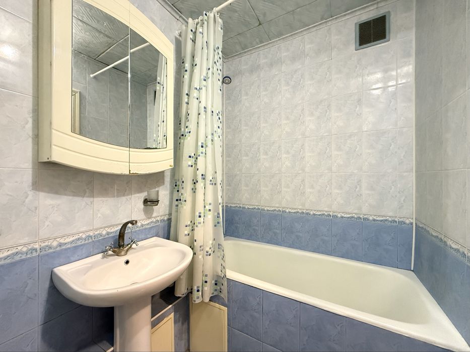 Продаж 1 кім квартири Лісний,Поповича Космонавта,18