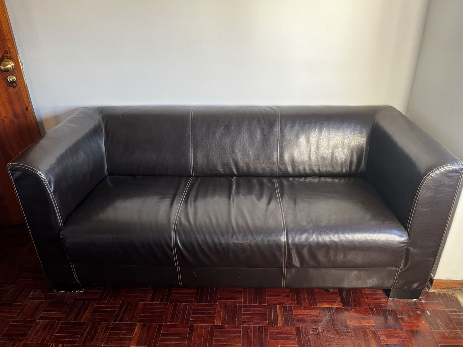 Vendo sofá de pele Preto