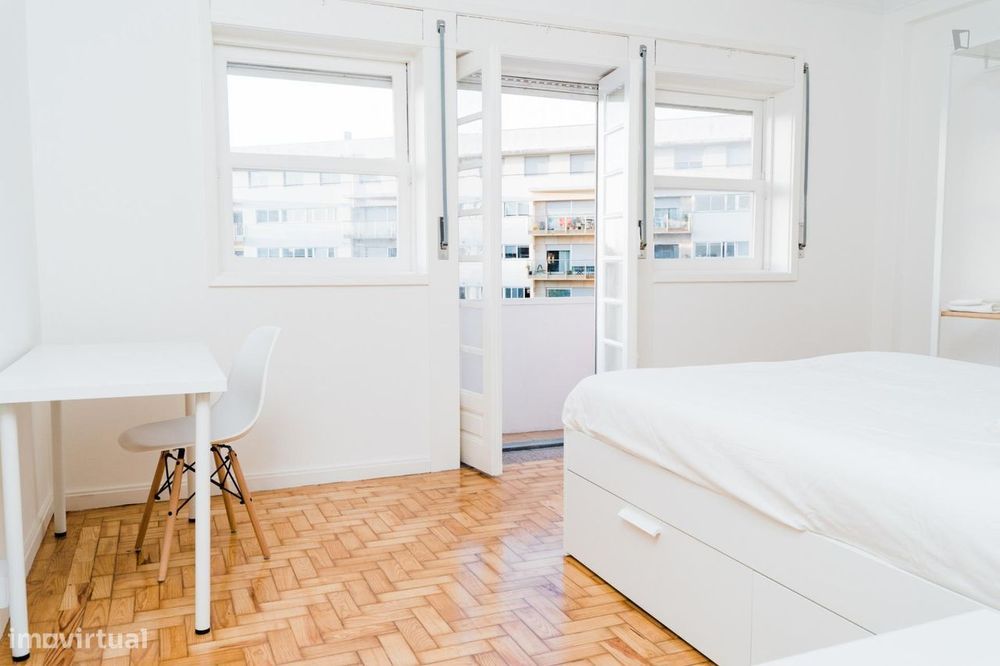 245780 - Quarto com cama de casal, com casa de...