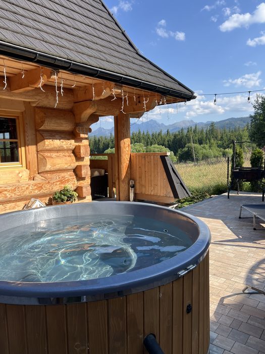 Drewniany domek w górach Jacuzii, sauna, kominek oraz widok na góry