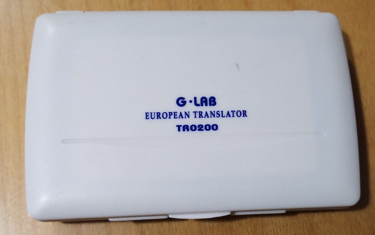 Tradutor de 7 línguas, calculadora etc.