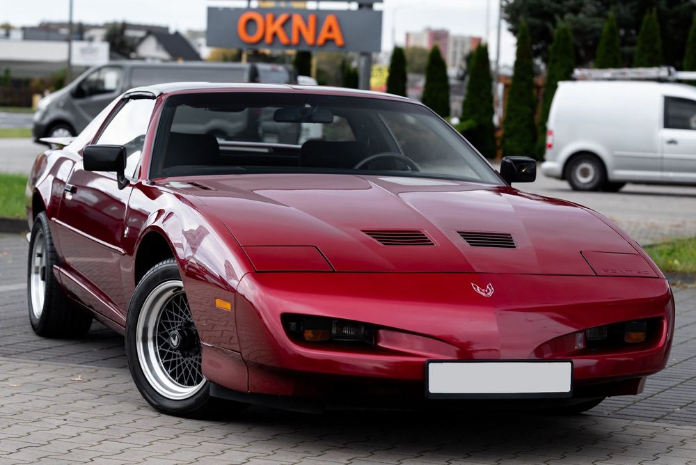 Pontiac Firebird 5.0 v8 Benzyna 172KM GTA Targa Dach