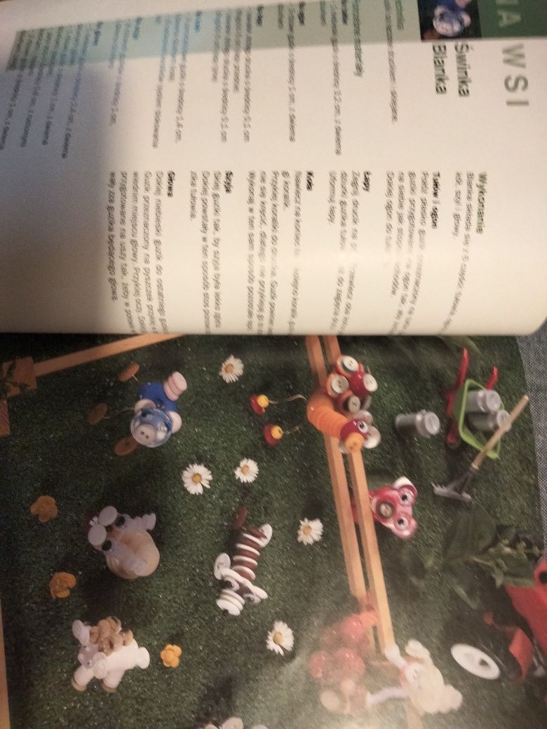 Ozdoby i zabawki z guzików Aline Nicole