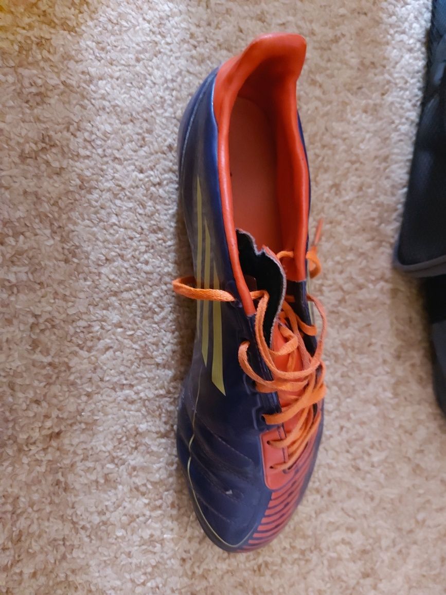 Chuteiras oficiais da adidas (F50)