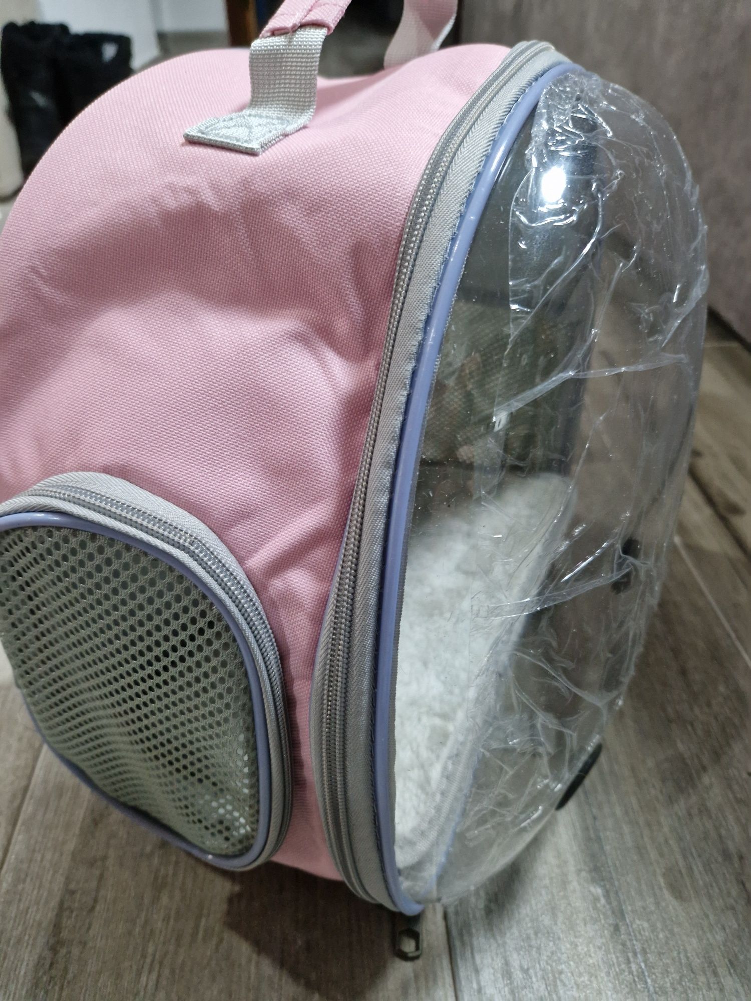 Mochila de transporte de animal. Ainda com os plásticos.  Nova