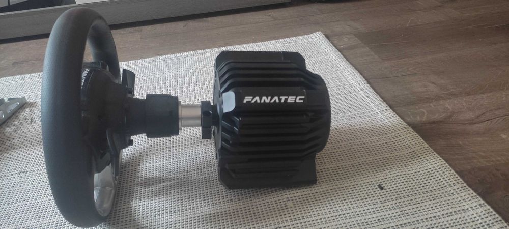 Fanatec DD Pro (5nm) (com pedais e volante)