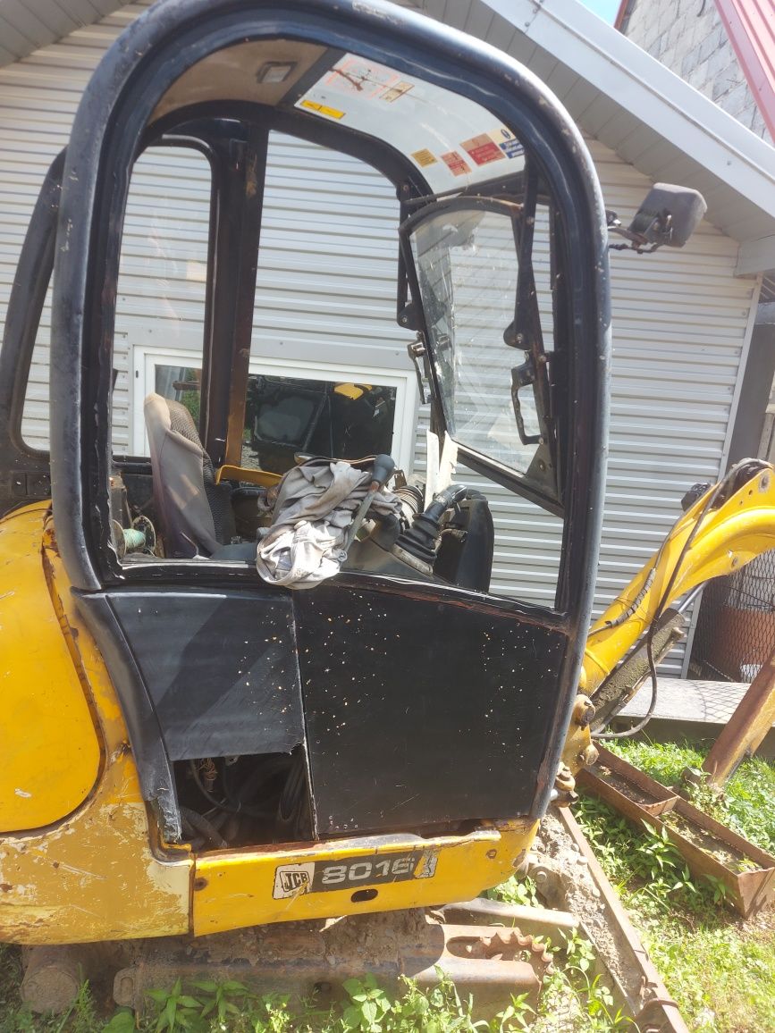 Koparka minikoparka  jcb 8014 uszkodzony silnik