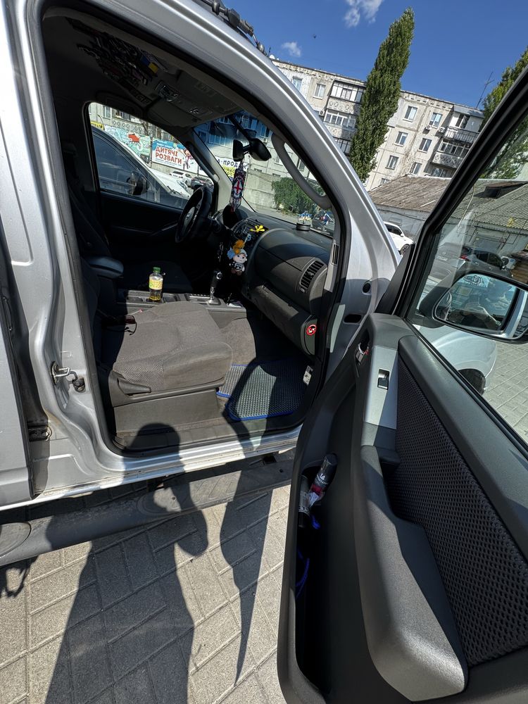 Продам авто, Nisan navara D40 2006 року. З обємом 2,5л.