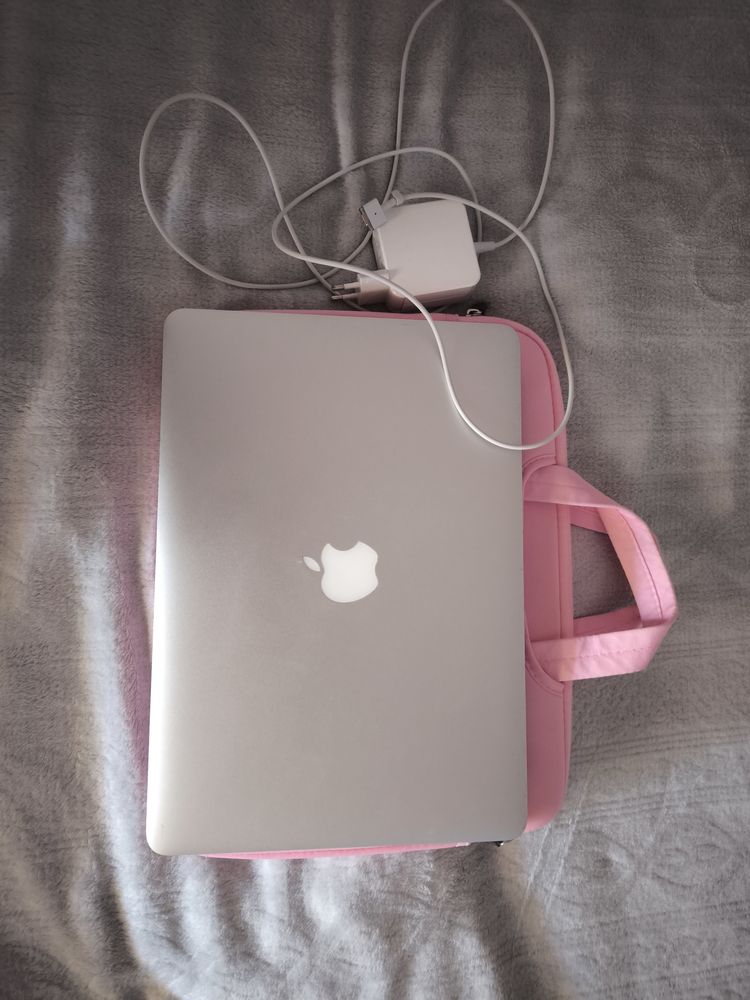 Macbook Air w dobrym stanie