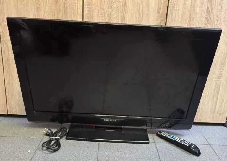 Ttelewizor SAMSUNG LE32B530P7W - uszkodzony