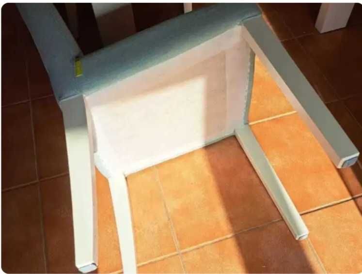Vendo mesa extensível e cadeiras