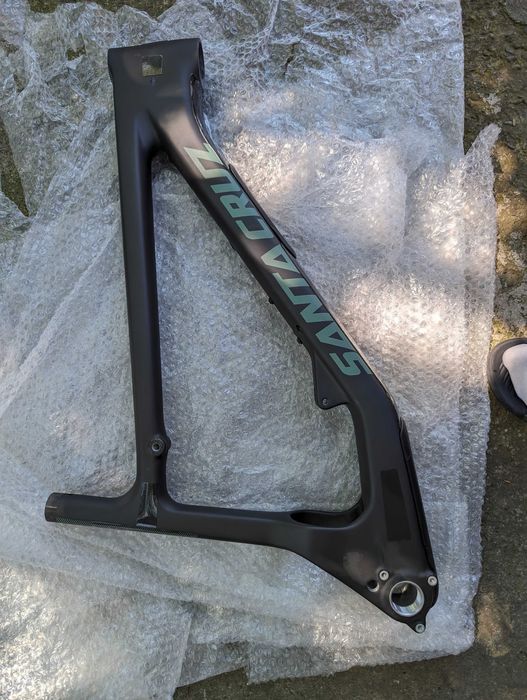 Nowa rama Santa Cruz Nomad C rozm L - przedni trójkąt