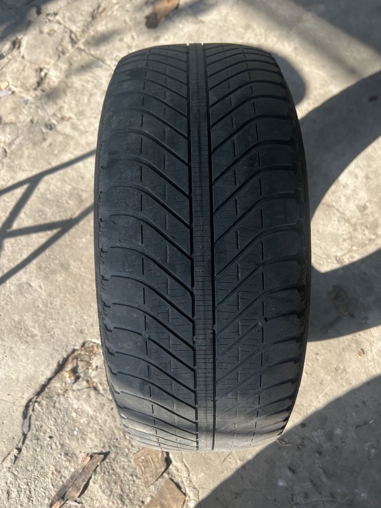 Goodyear 235/55 R17 пара