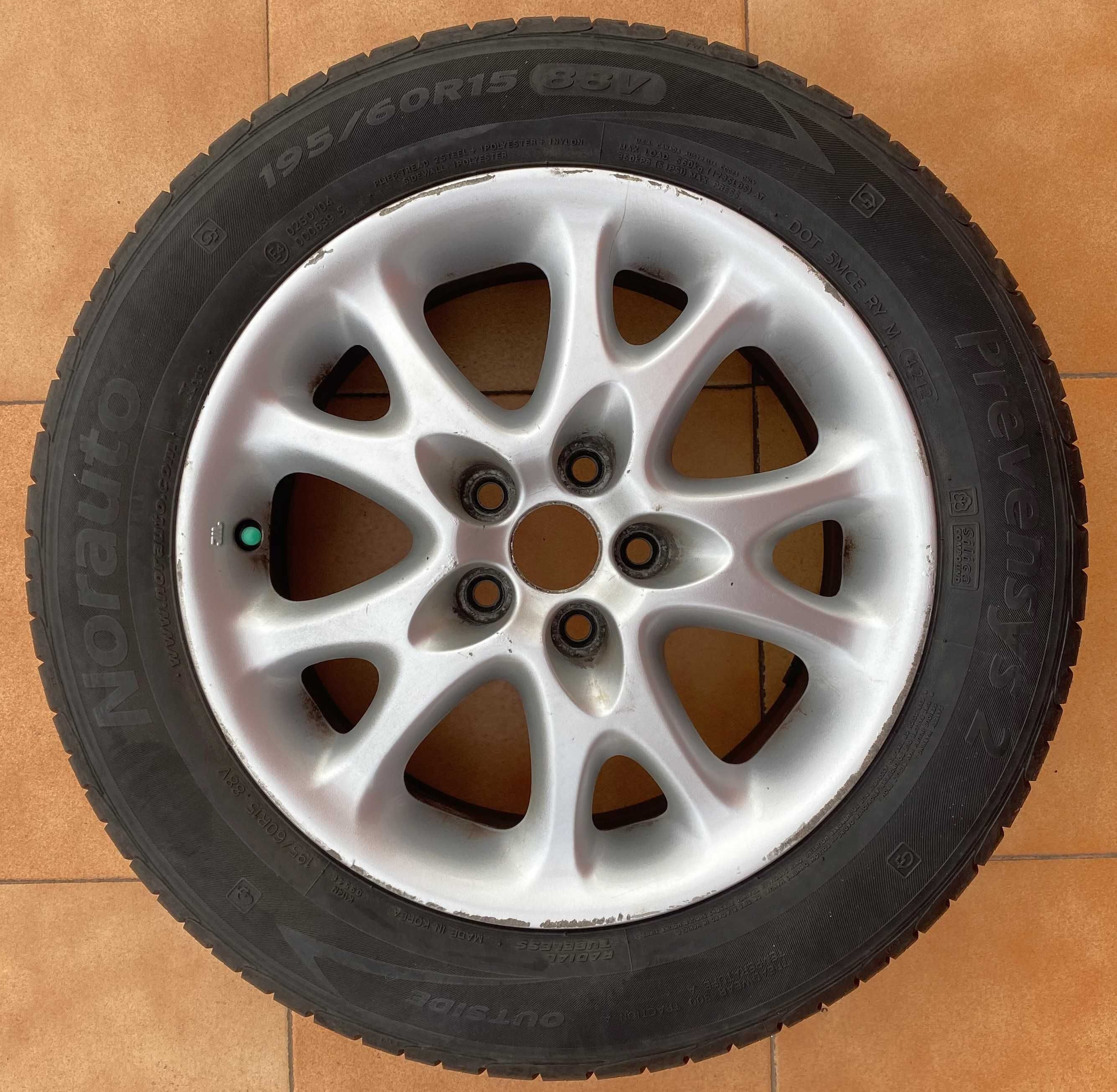 4 Jantes originais Alfa Romeo 15'' com pneus em bom estado