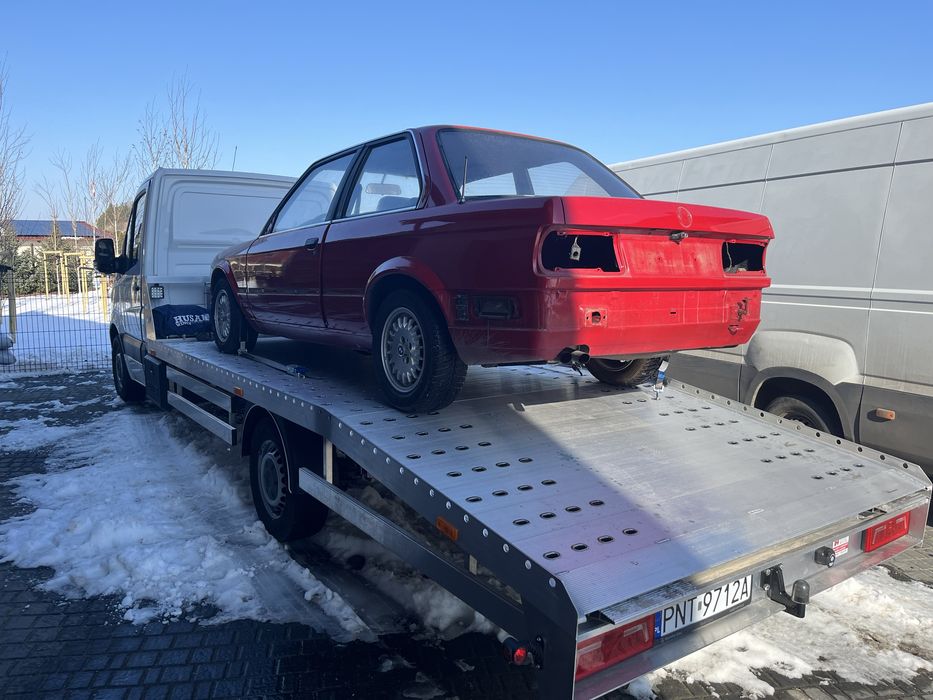 Autolaweta transport aut holowanie Pomoc Drogowa
