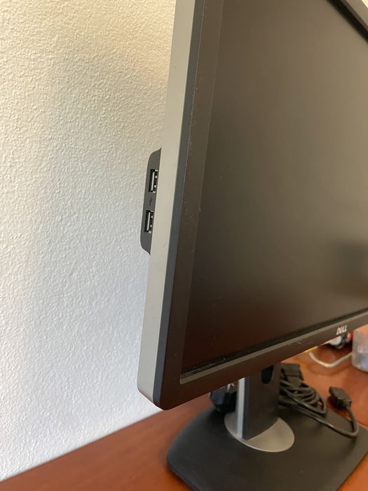 Torre amd ryzen 5 3600 rtx 3050 8gb 80gb ram 512 nvme 512 ssd monitor