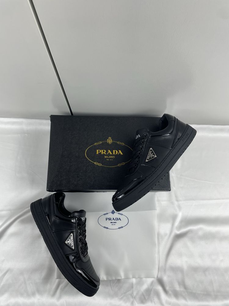 Prada Downtown Black tamanho 42