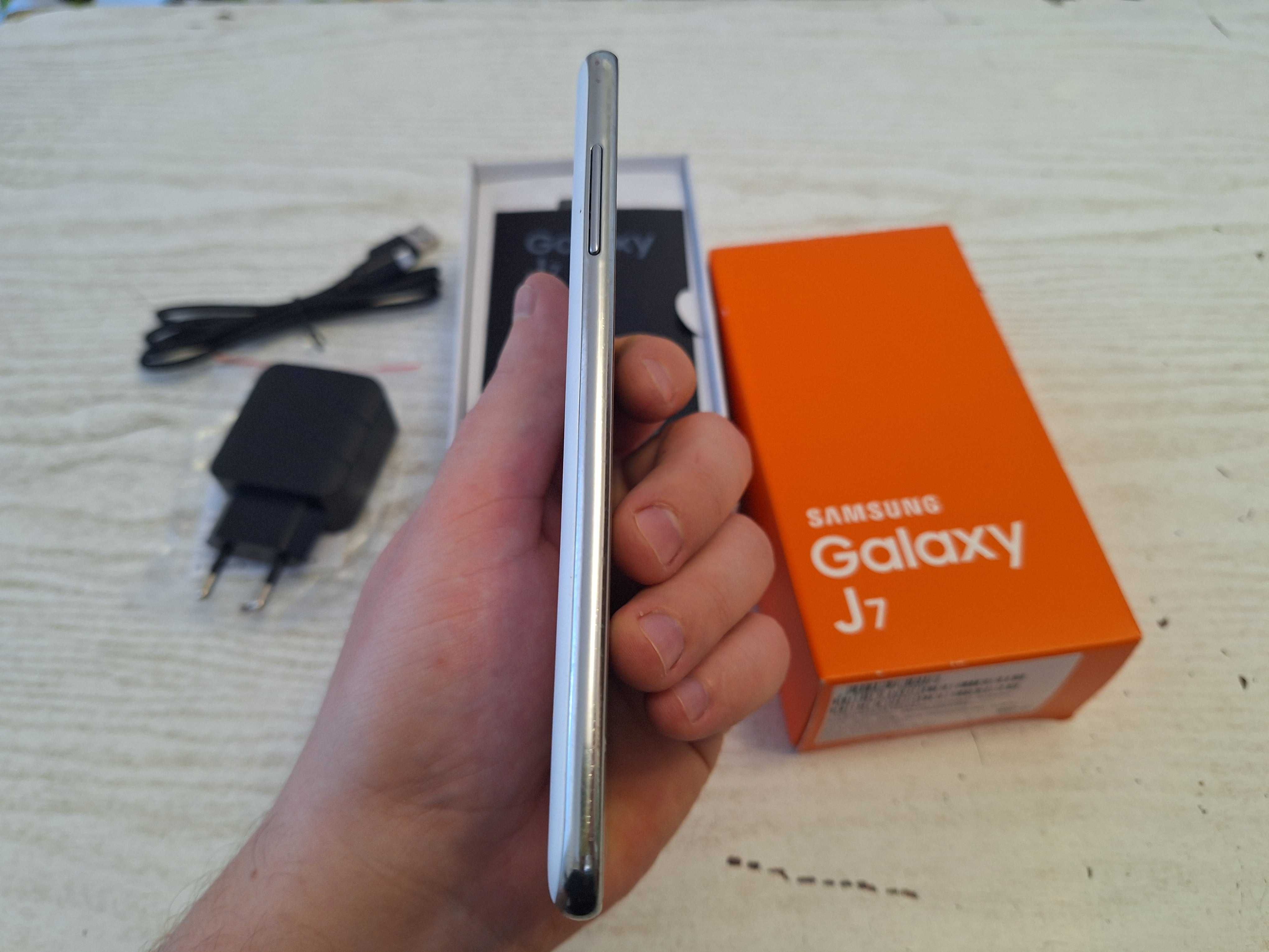 Смартфон SAMSUNG SM-J700HZWDSEK Galaxy J7 Duos б/у