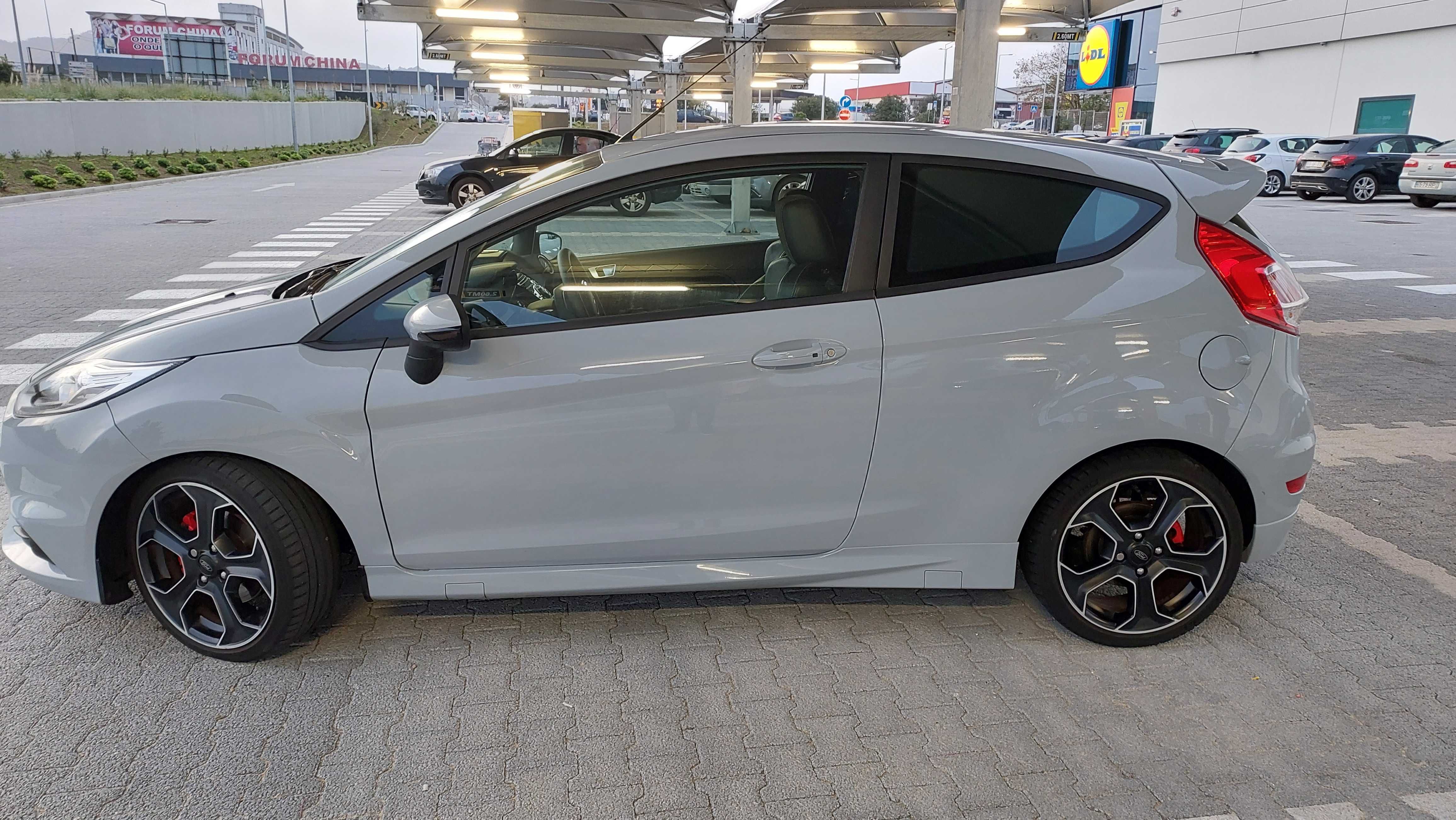 Ford Fiesta 1.6 EcoBoost ST200