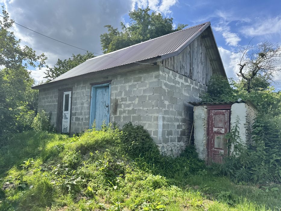 Будинок в м.Кременець із ділянкою.