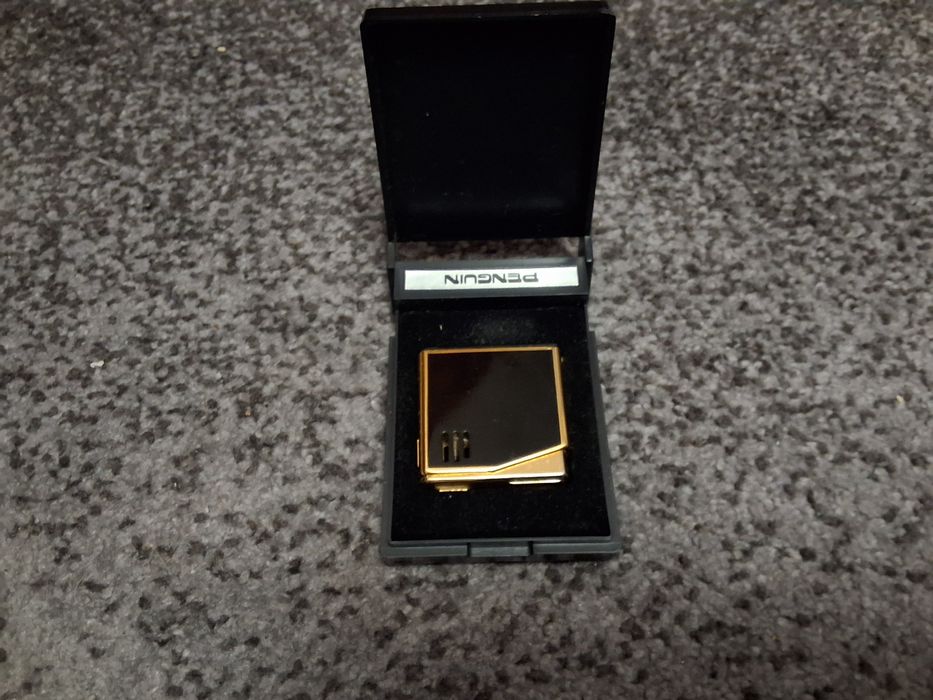 Запальничка Газ винтажна PENGUN в упаковцi в гарному станi