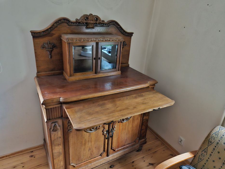 Kredens secesyjny antyk