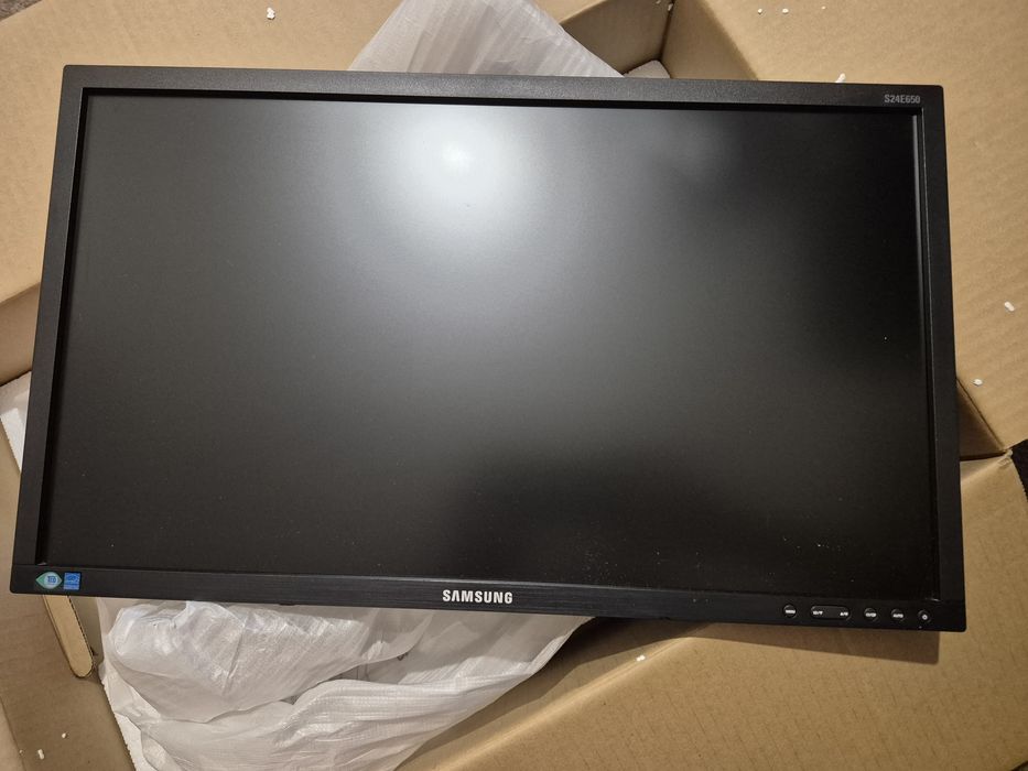 Монітор Samsung S24E650PL