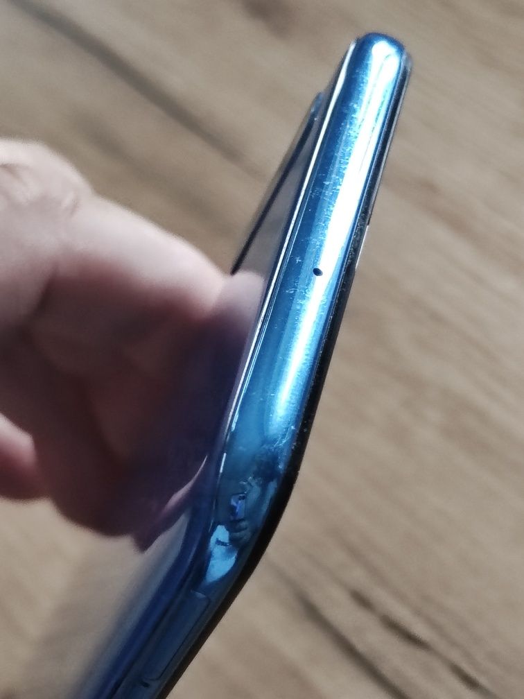 Samsung a50,6/128g полностью рабочий