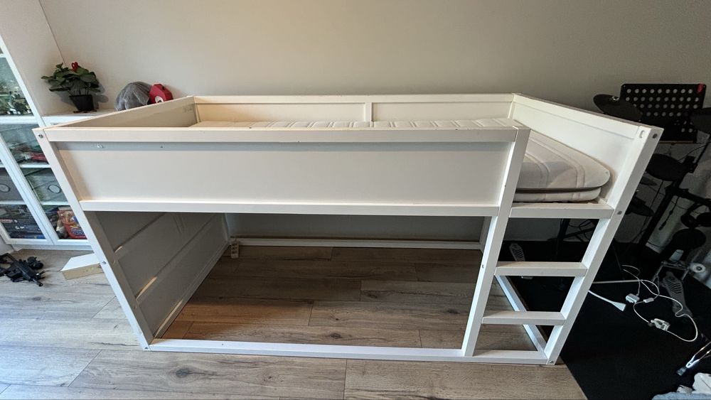 Dwustronne łóżko piętrowe IKEA KURA pomalowana na bialo